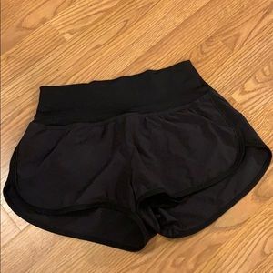 Lululemon Drop It Low Short Size 6